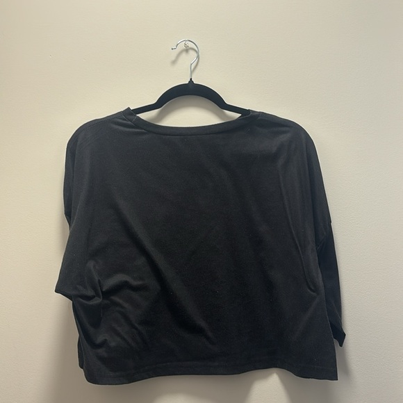 Trendy Loose Fit Graphic Crop Top - Picture 2 of 2